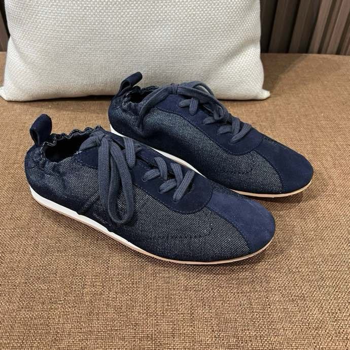 Кроссовки женские