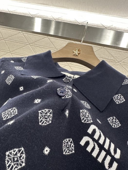 Футболка жіноча фото 8