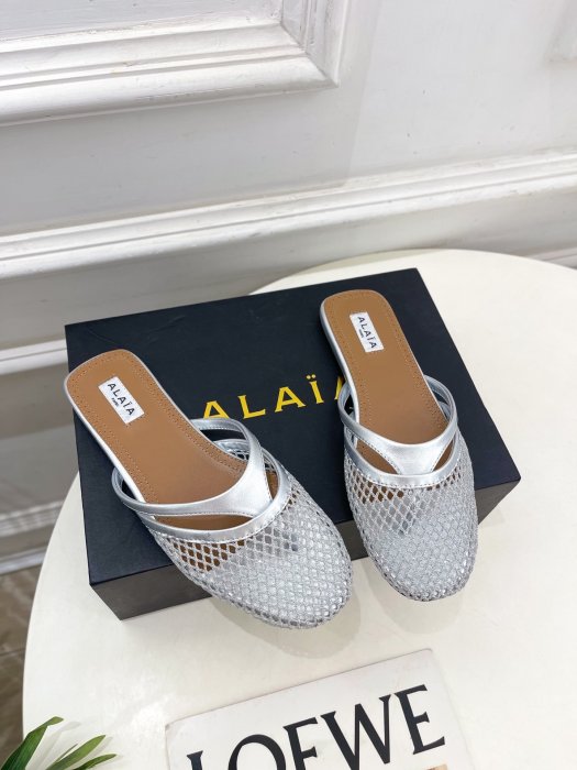 Шлепанцы женские фото 2