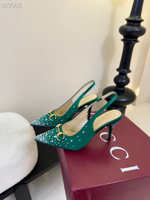 Босоножки фото 3