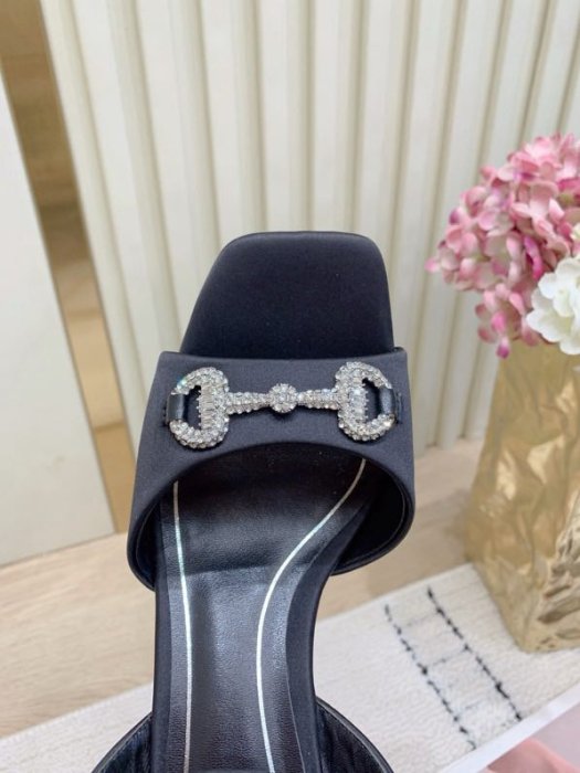 Босоножки фото 8