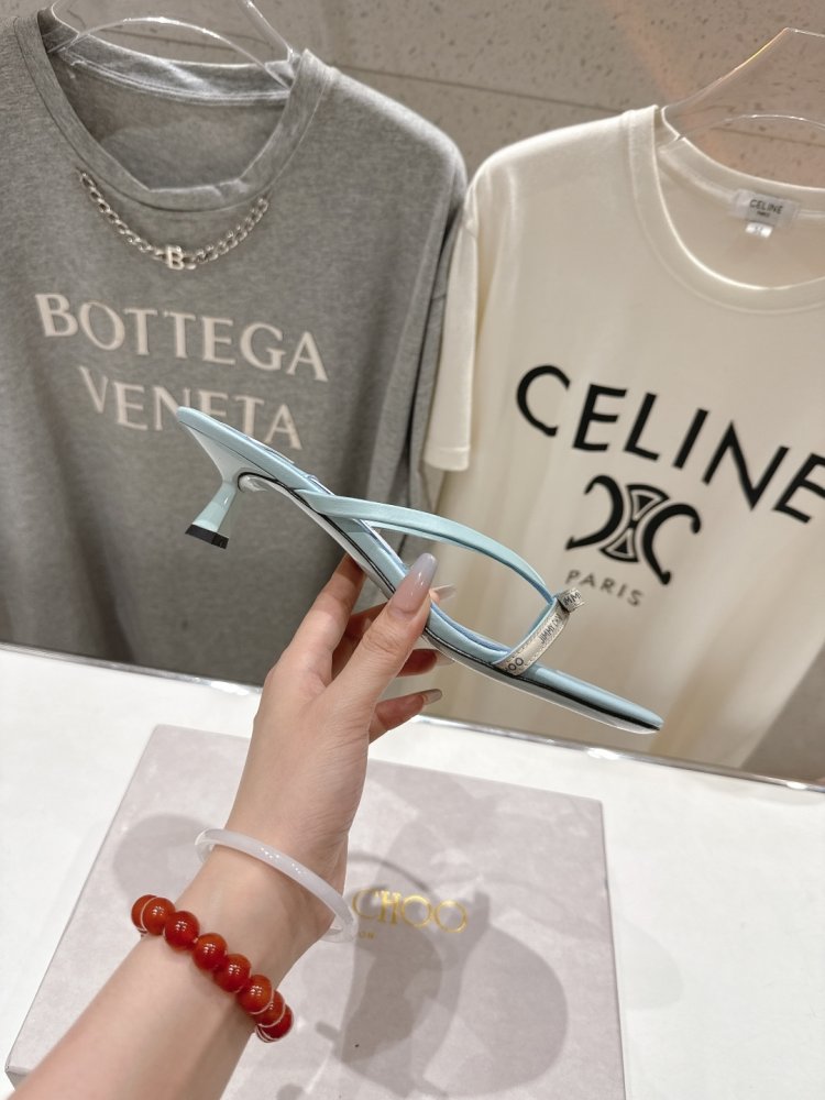 Шлепанцы женские фото 5