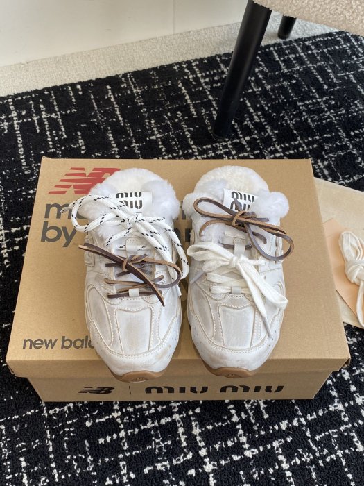 Кроссовки мюли на меху женские Miu Miu x New Balance 530 фото 2