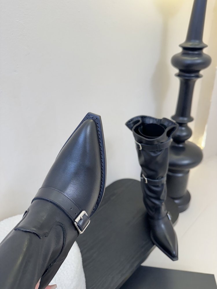 Сапоги женские фото 6