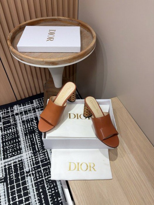 Босоножки Dior Icon на толстом фото 5