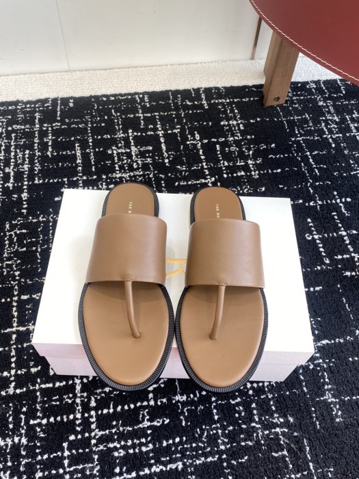 Шлепанцы женские