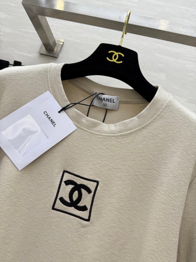 Футболка жіноча фото 4