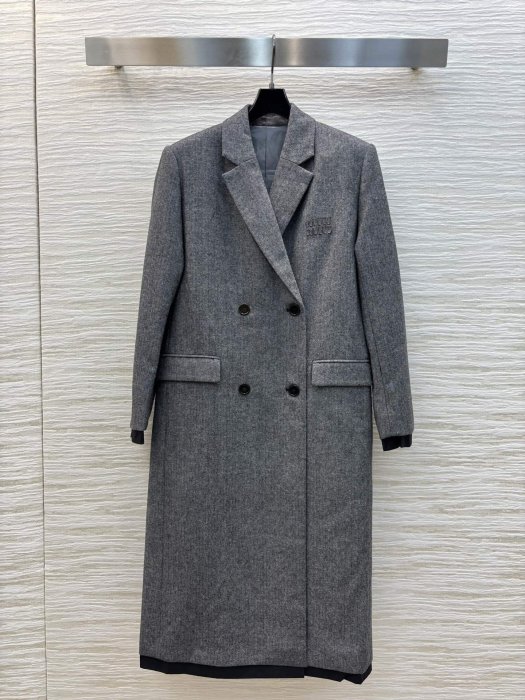 Coat wool