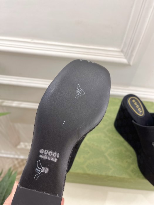 Босоножки фото 9