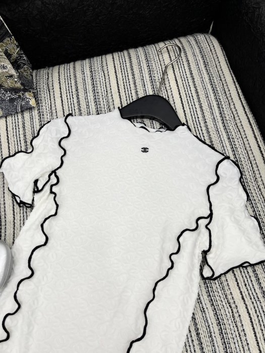 Футболка жіноча фото 2