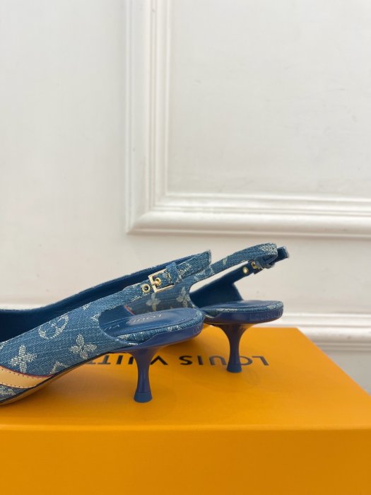 Босоножки фото 8