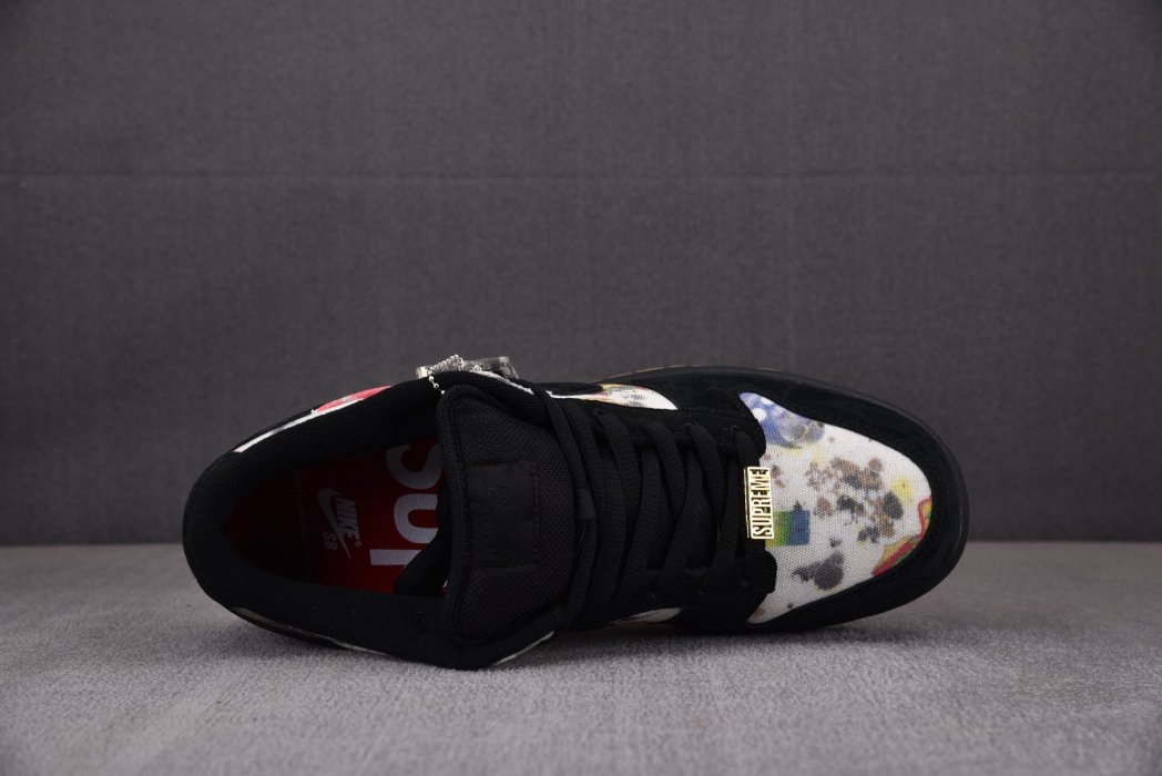 Sneakers Supreme x NK SB Dunk Low Rammellzee фото 3