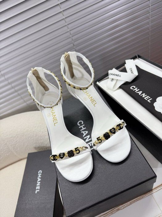 Босоножки фото 2