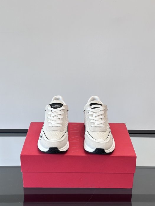 Sneakers фото 2