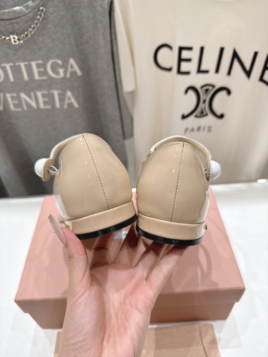 Босоножки фото 8