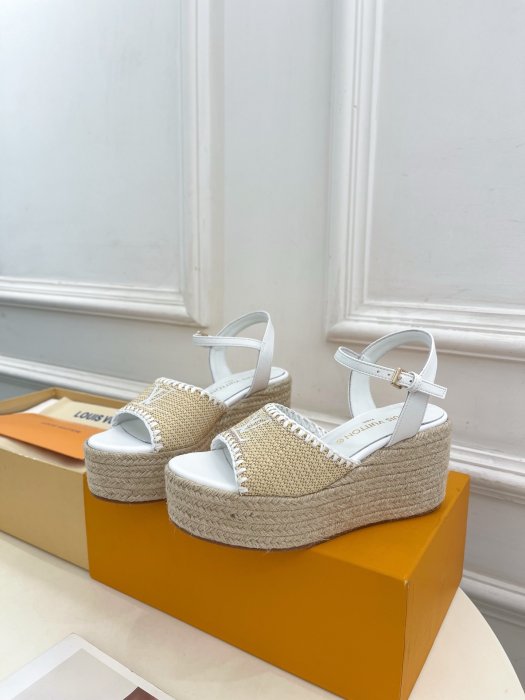 Босоножки фото 3