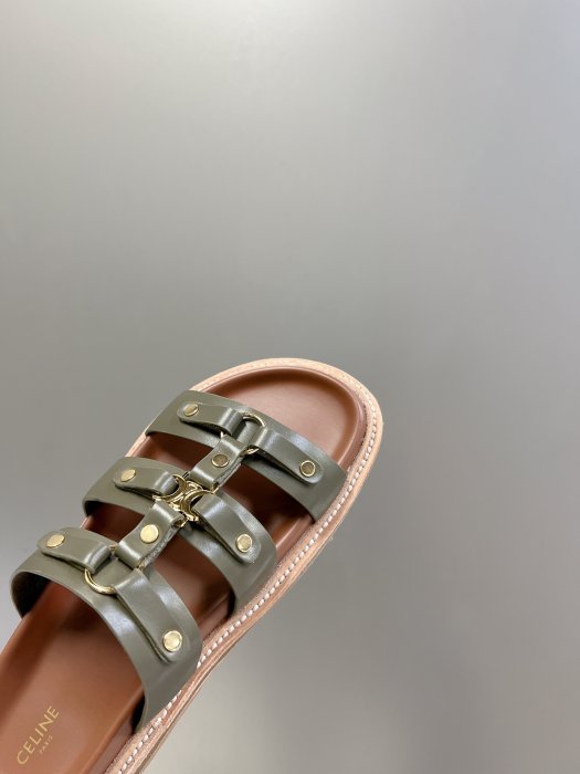 Шлепанцы фото 7