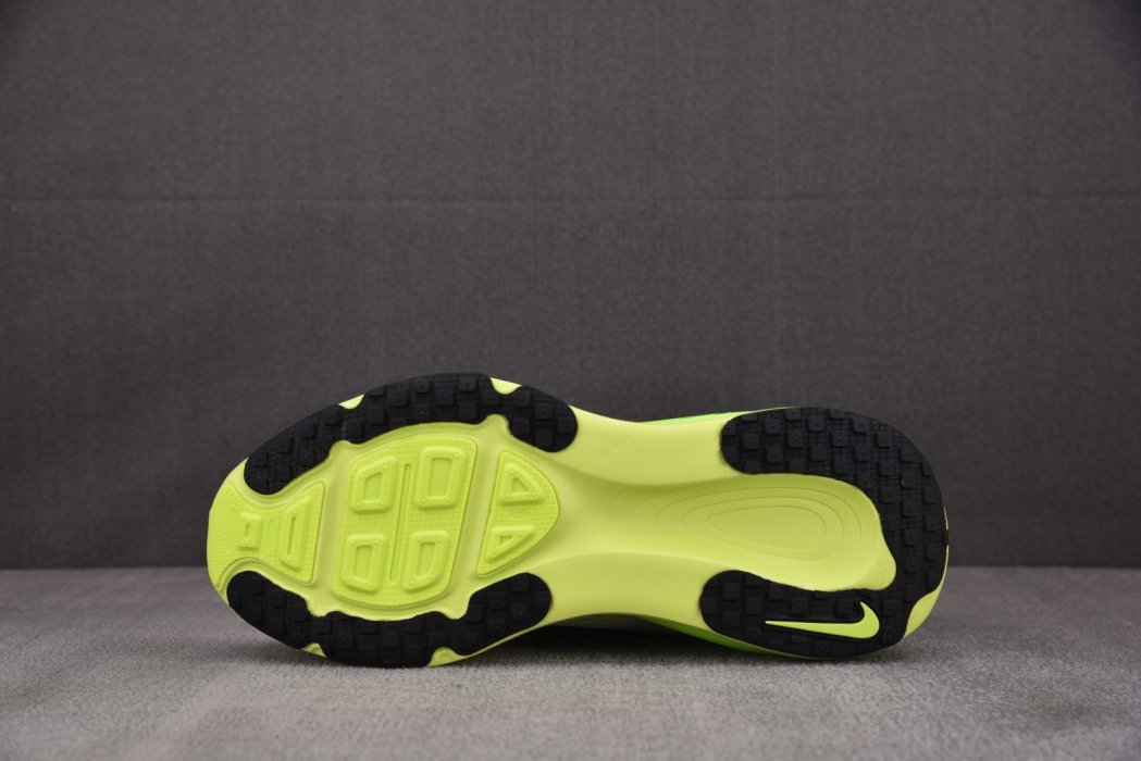 Кроссовки Vomero 18 White Electric Green Volt фото 4