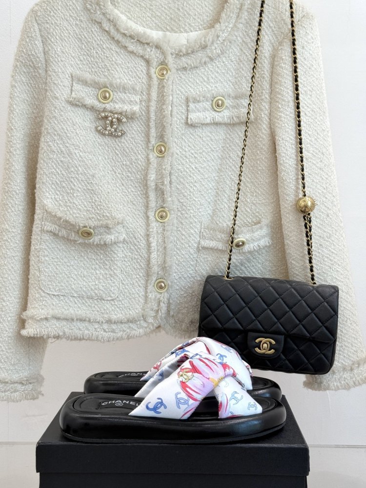 Шльопанці жіночі