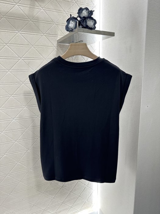 T-shirt women's фото 2