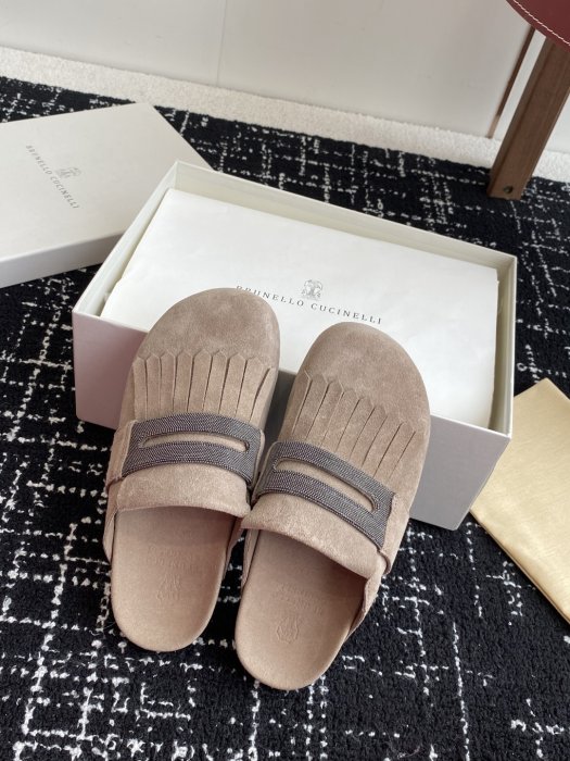 Шлепанцы фото 4