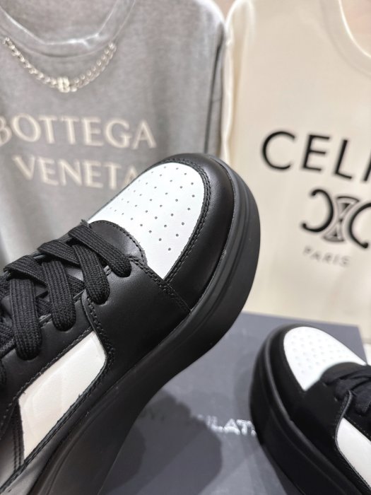 Кросівки фото 7