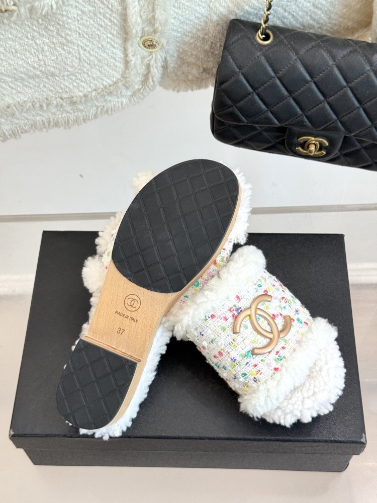 Шлепанцы женские фото 9