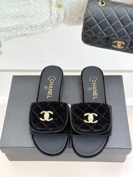 Шлепанцы фото 4