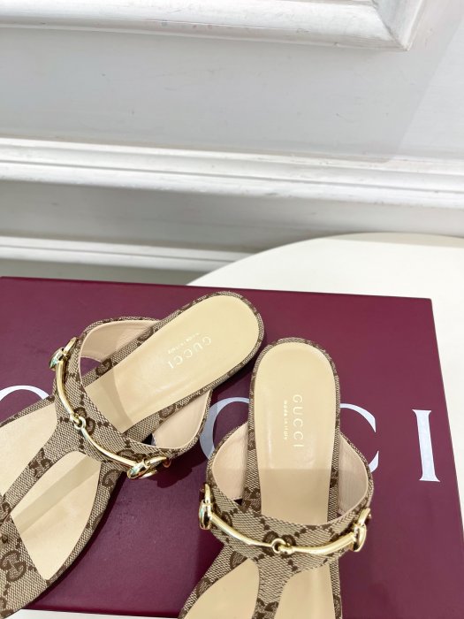 Босоножки фото 7