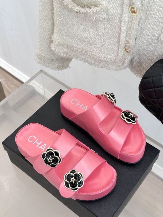 Шлепанцы фото 3