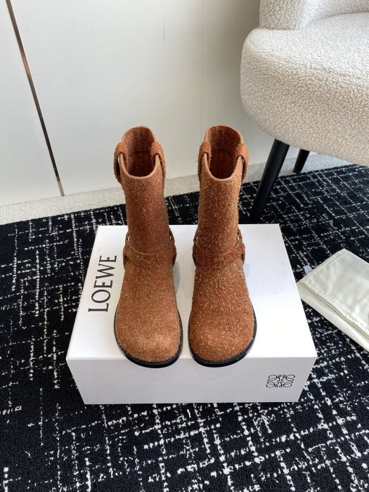 Boots women's