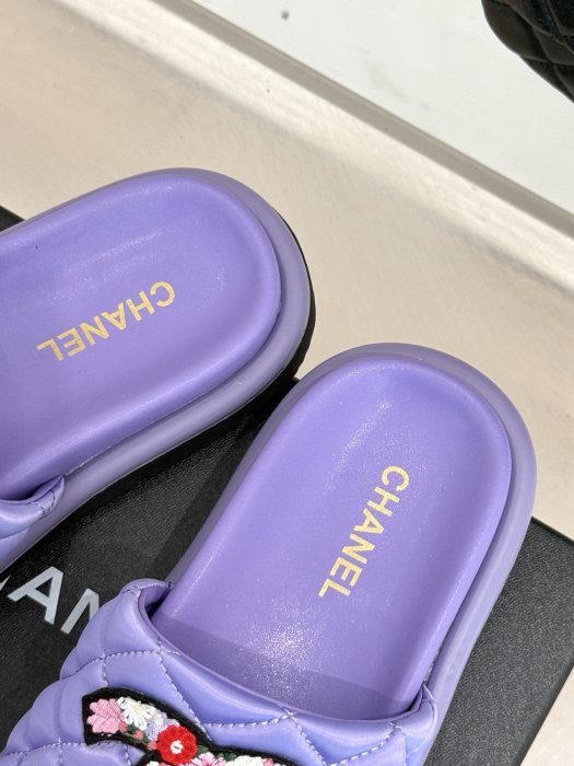 Шлепанцы фото 8