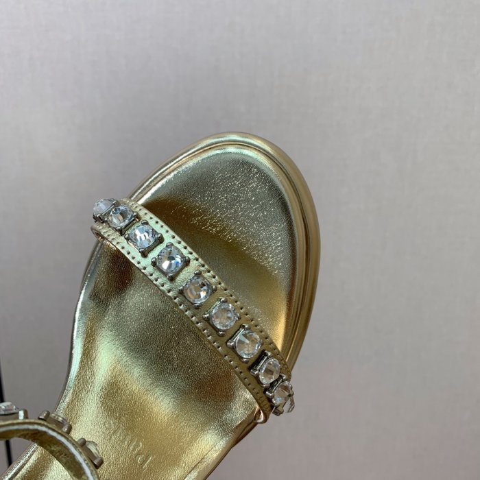 Босоножки фото 7