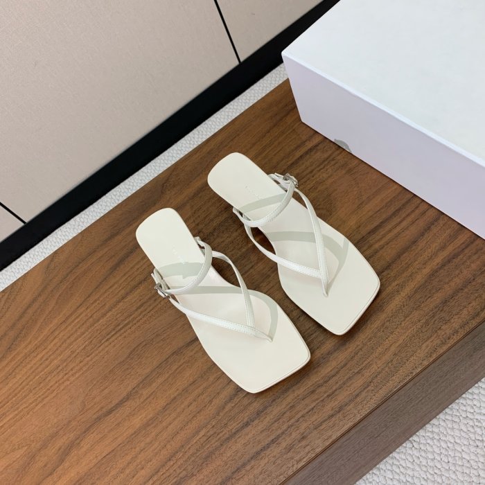 Босоножки фото 3