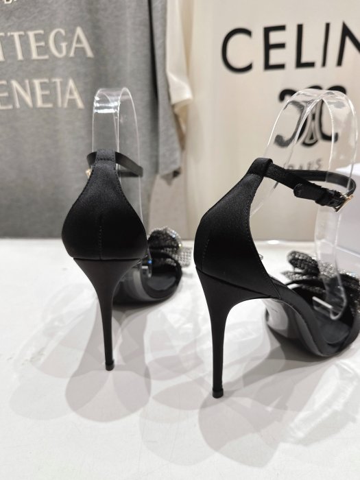 Босоніжки фото 8