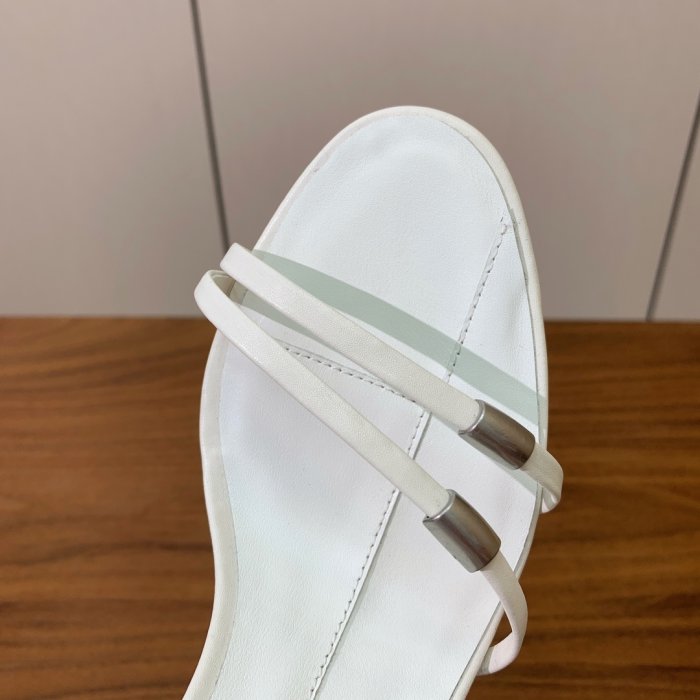 Босоножки фото 5