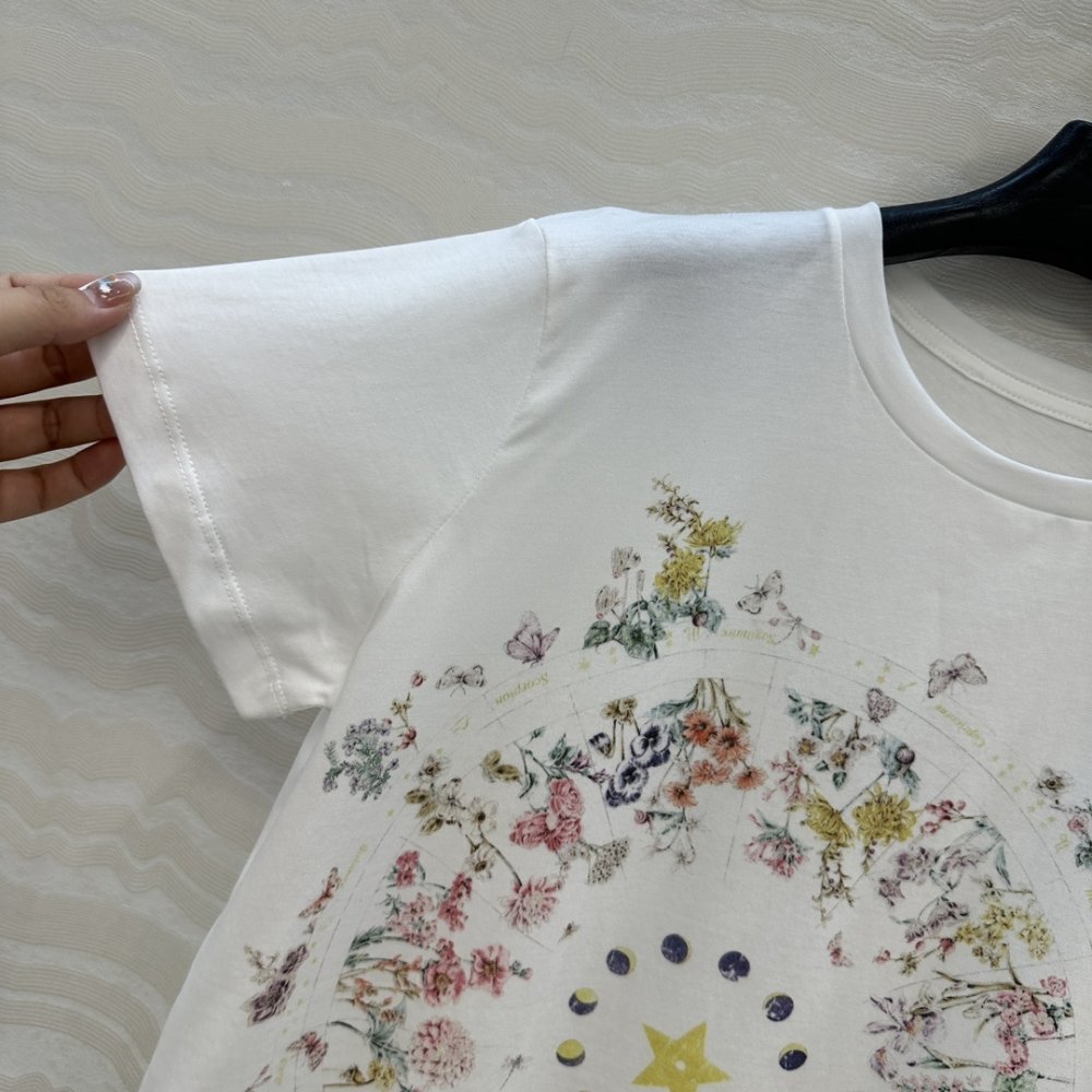 T-shirt women's фото 4