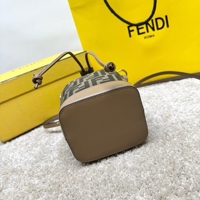 A bag women's Fendi Mon Tresor mini 18 cm фото 8