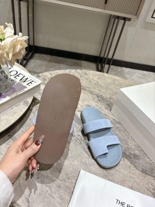 Шлепанцы женские фото 3