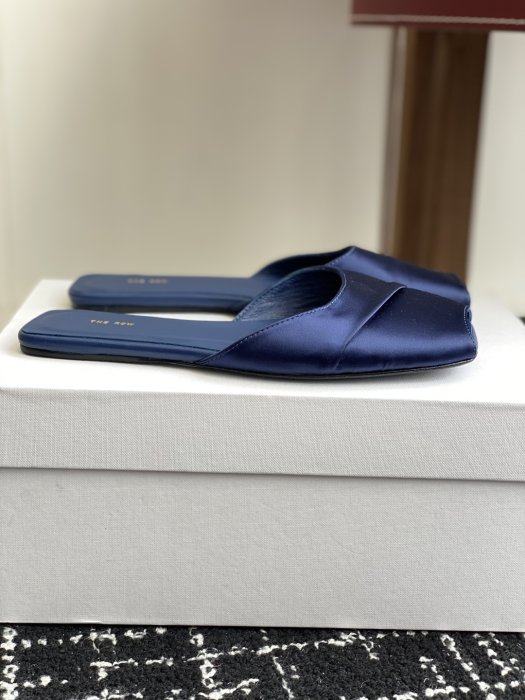 Шлепанцы женские фото 2