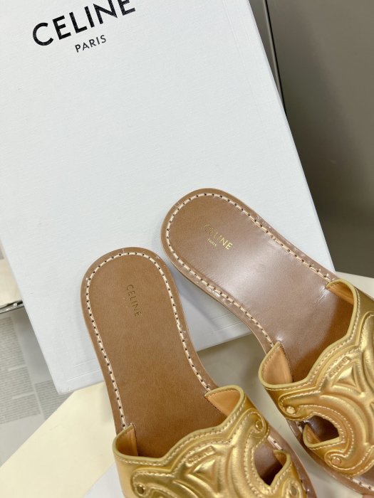 Шлепанцы женские фото 8