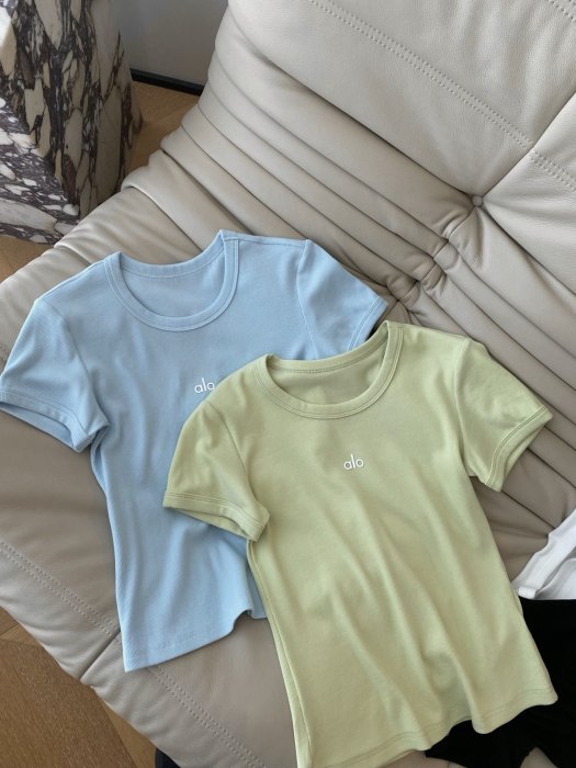 T-shirt women's фото 2