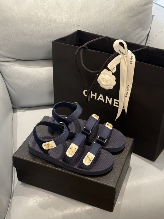 Сандалии женские