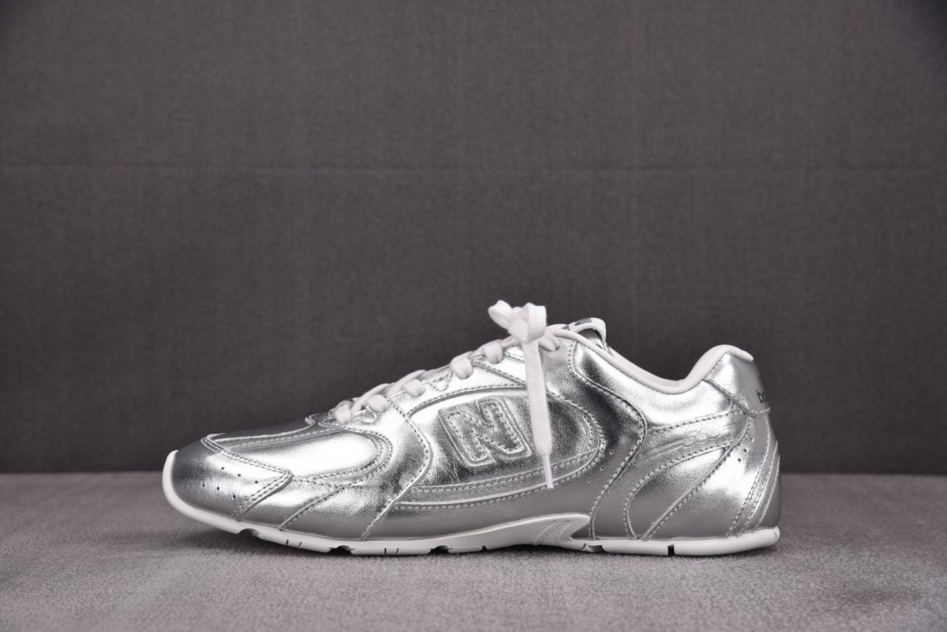 Кроссовки New Balance x MIU MIU NB530