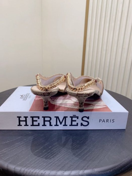 Босоножки фото 3