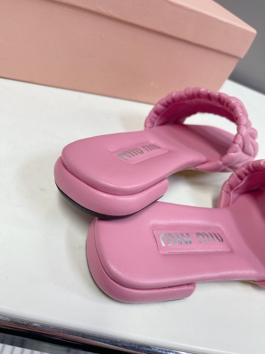 Шлепанцы фото 8