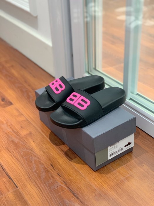 Шлепанцы фото 5