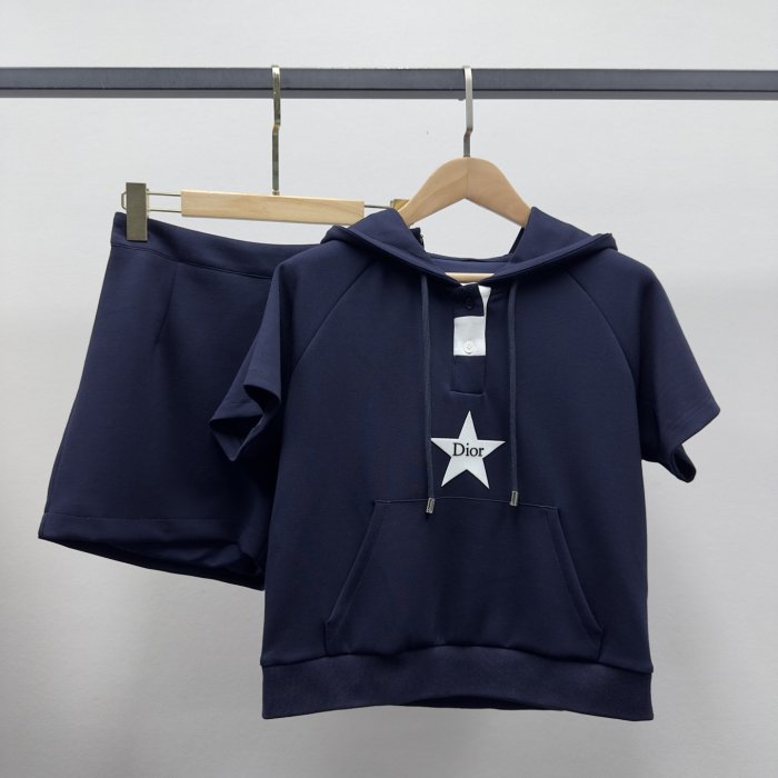 Костюм женский