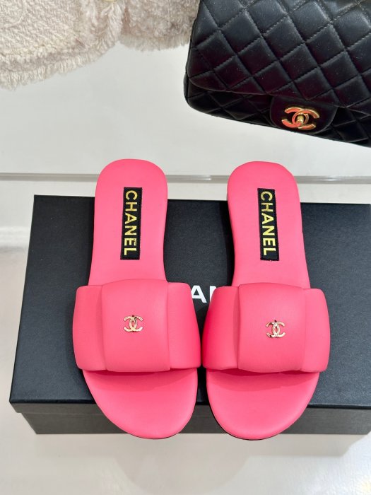 Шлепанцы фото 4