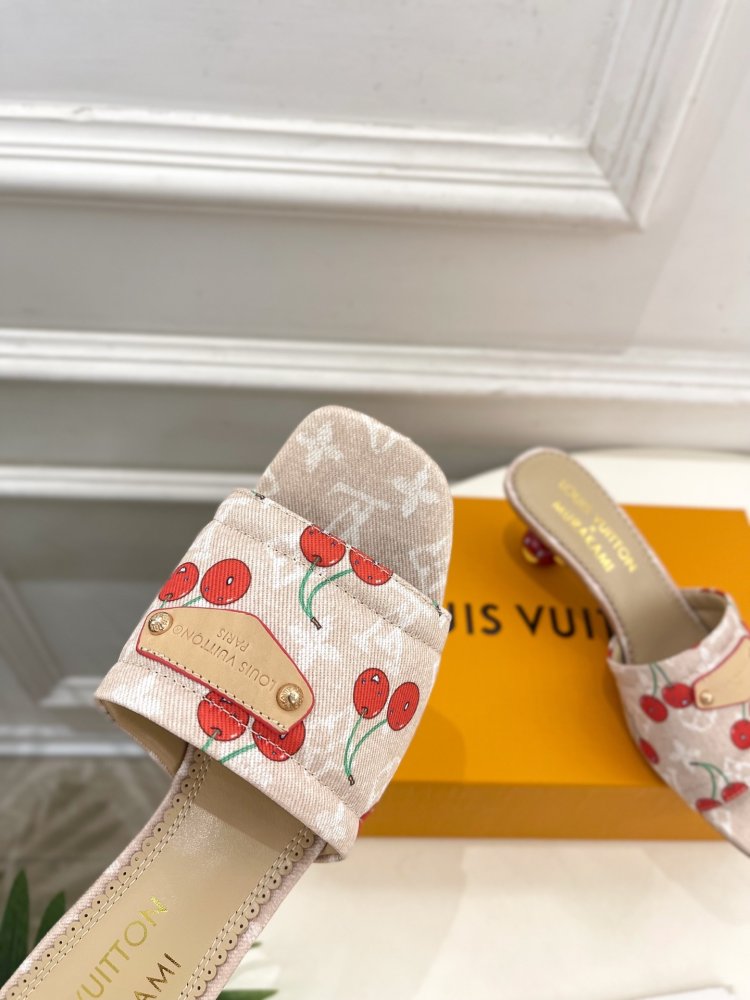 Босоножки фото 6